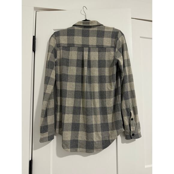 $50 Quince Stretch Sweater Fleece Button Down - Tan/ Grey - Small - Picture 8 of 9